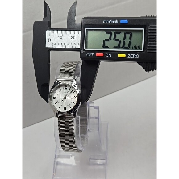 Timex Casey Dress Silver Mesh Womens Quartz Watch New Battery Water Resist WR30M - Picture 4 of 9